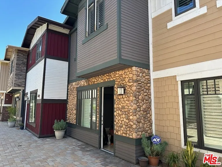 2020 Holly Dr #14 — Photo 8