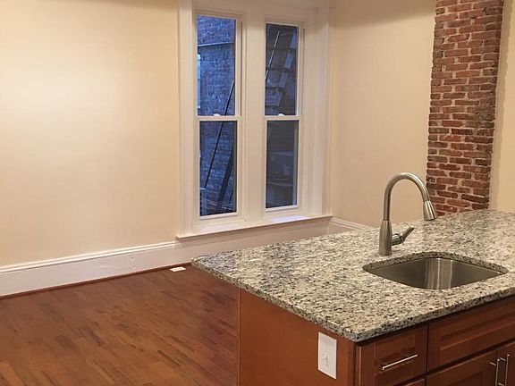 From kitchen island to living area
