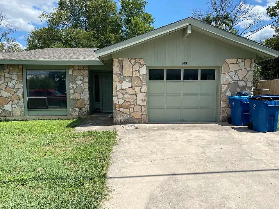209 Mack Hollimon Dr