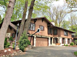 1110 Briarcliff Trl, Brookfield, WI 53045