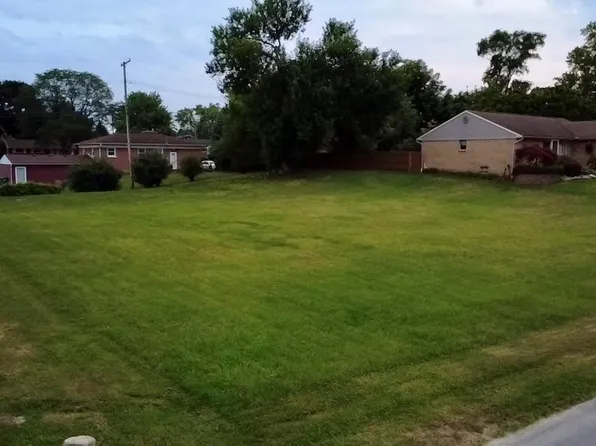 31525 Windsor St, Garden City, MI 48135