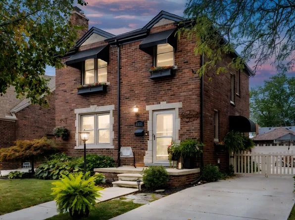 1864 18th St, Wyandotte, MI 48192