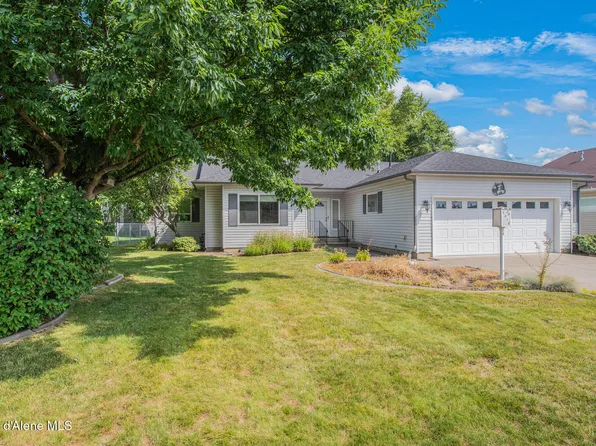 1015 W Fairview Dr, Hayden Lake, ID 83835