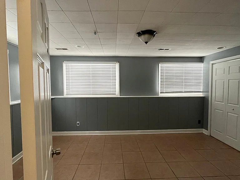 5325 Cinema Dr W — Photo 10
