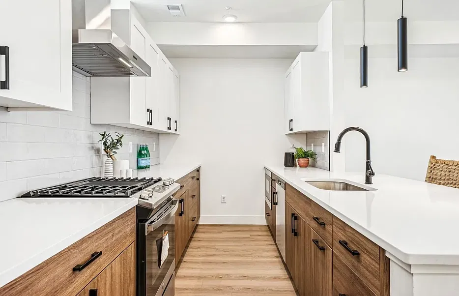 3 bed, 1710 sqft, $3,200 — Photo 4