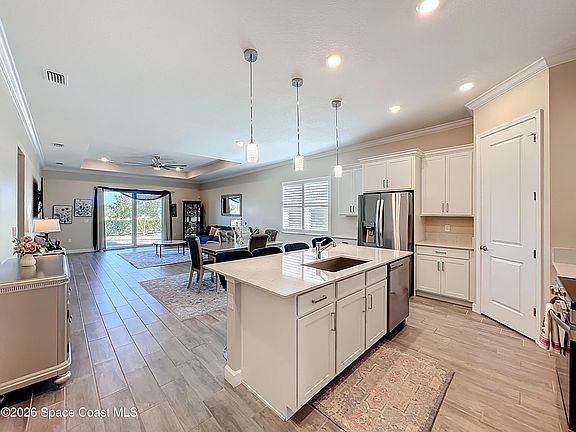 5th image of 821 Antibes Ct NW
