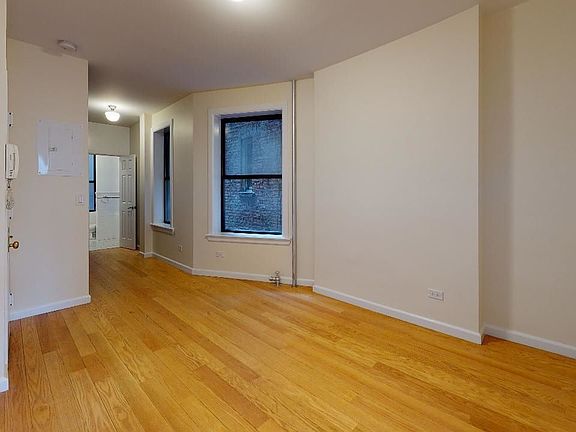 3rd image of 17 Greenwich Ave APT 4