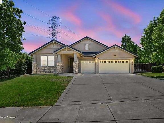2nd image of 2742 Saint Andrews Dr