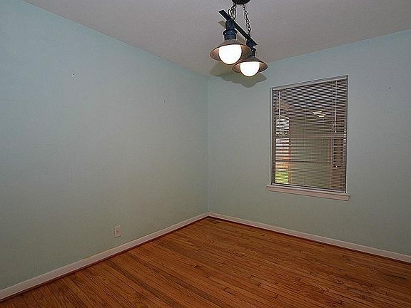 5th image of 5021 Nina Lee Ln