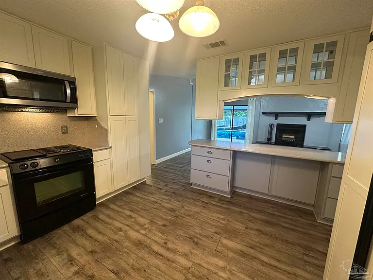 304 Arabian Dr — Photo 12