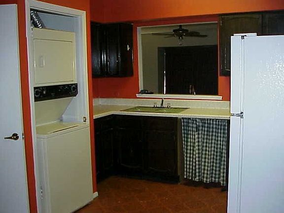 3rd image of 34 E Mountain Creek Dr