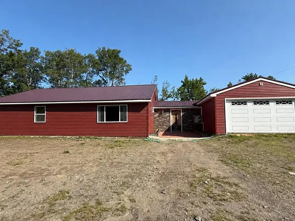 77 Line Road, Dexter, ME 04930