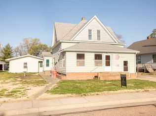 206 Kleven Ave, Culbertson, NE 69024