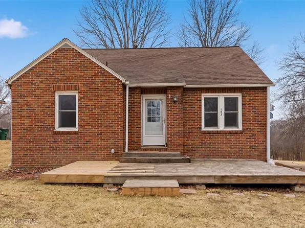135 Park St, Carlisle, IA 50047