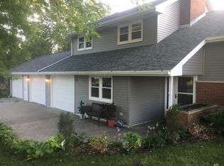 1704 S 11th Ave, Eldridge, IA 52748