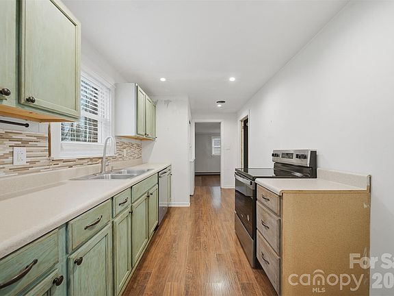 5th image of 1519 N Frye Ave