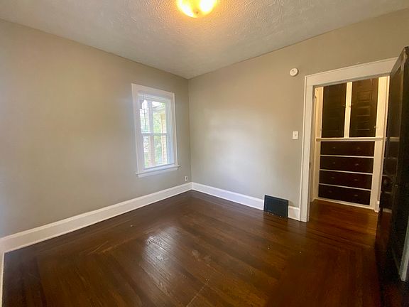 5th image of 418 Crestwood Ave APT 2