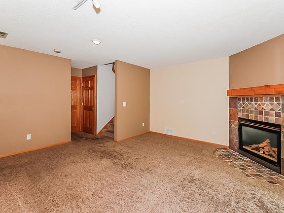 3rd image of 14370 Wintergreen St NW