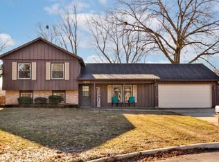 3800 Pebble Ct, Urbandale, IA 50322