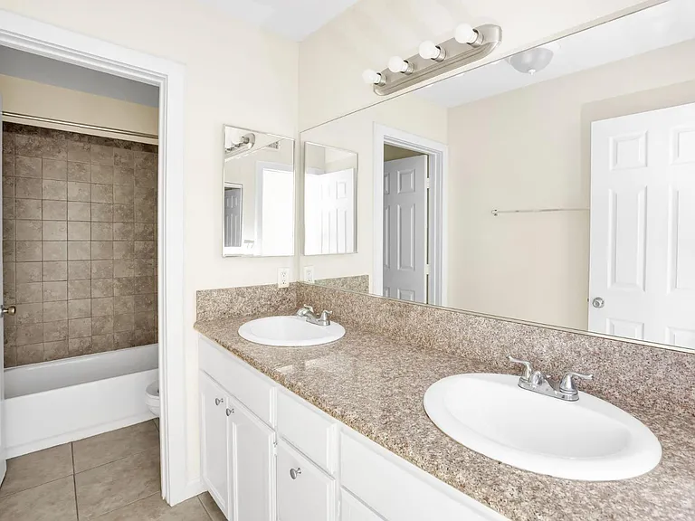25284 Park Ave #A-22 — Photo 11