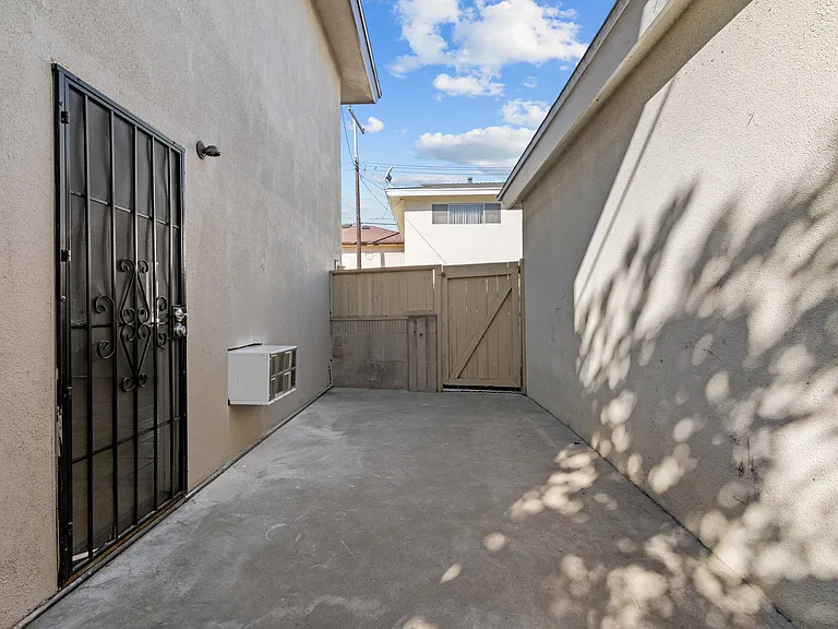 Alburtis Townhomes — Photo 19