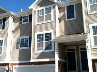 599 Declaration Ln, Aurora, IL 60502