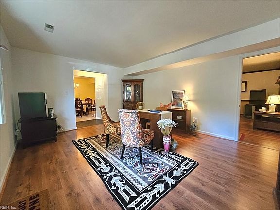 5th image of 107 Five Forks Ln