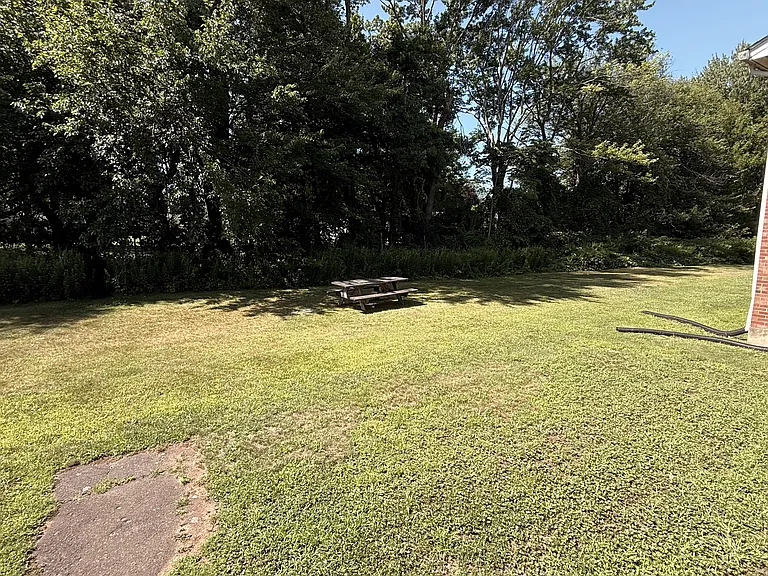 1081 Blue Hills Ave #B — Photo 22