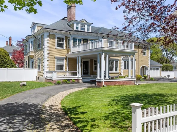 228 Upham St, Melrose, MA 02176