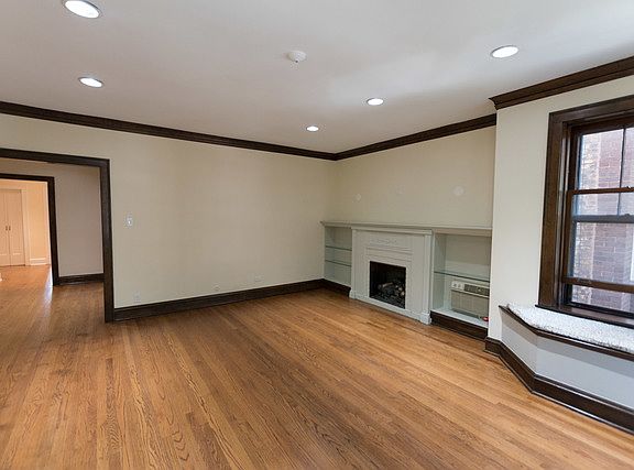 4th image of 1519 W Rosemont Ave #2W