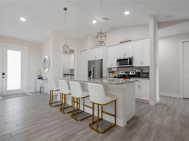4665 Key Largo Ln — Photo 8
