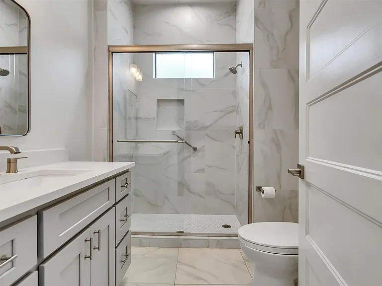 10330 Grove Row Ave — Photo 18