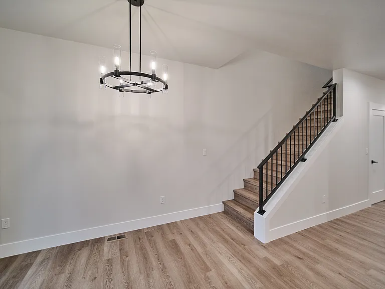 784 W Redwood Ct — Photo 8