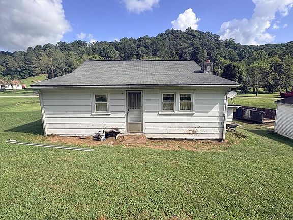 3rd image of 842 Horse Creek Rd