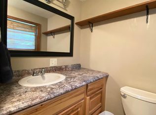 30 Quaker St, Newton, NH 03858