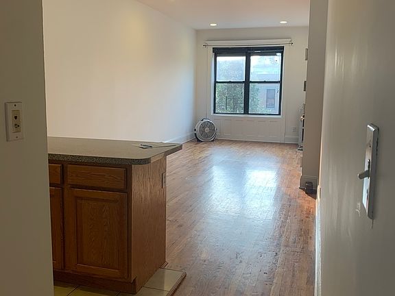 5th image of 651 Vanderbilt Ave #3