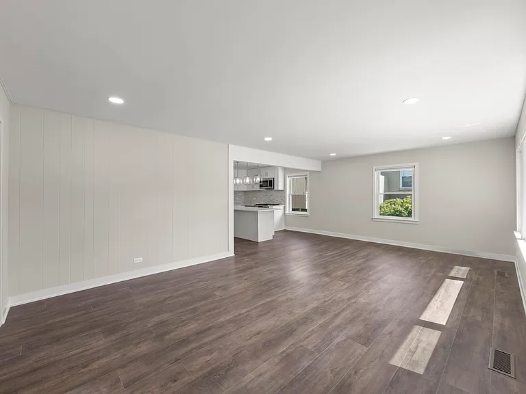107 N Pierce Ave — Photo 4