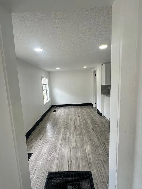 1 bed, 800 sqft, $1,800 — Photo 2