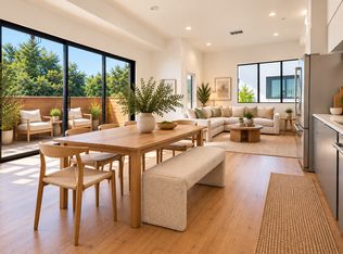 642 N Commonwealth Ave, Los Angeles, CA 90004