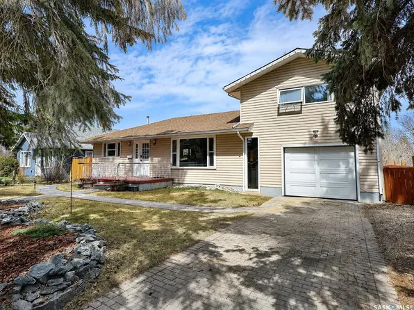 312 20th STREET E, Prince Albert, SK S6V 1K8