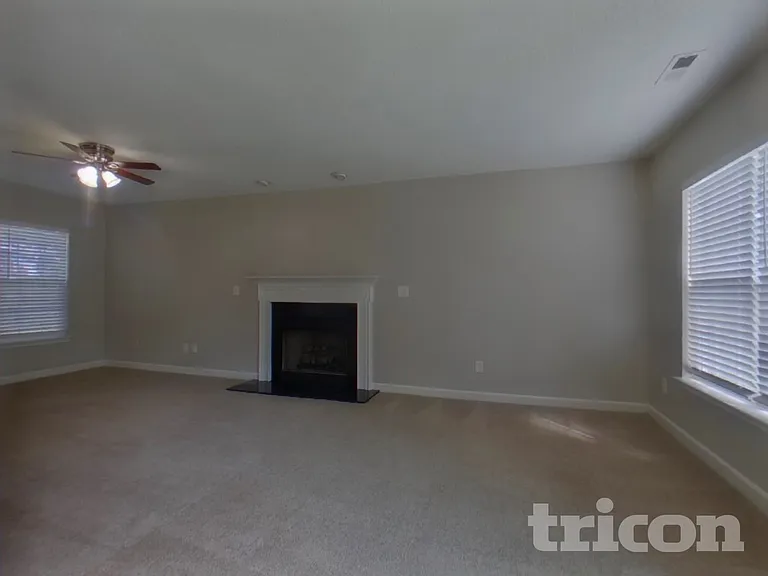 911 Woodington Ln — Photo 2