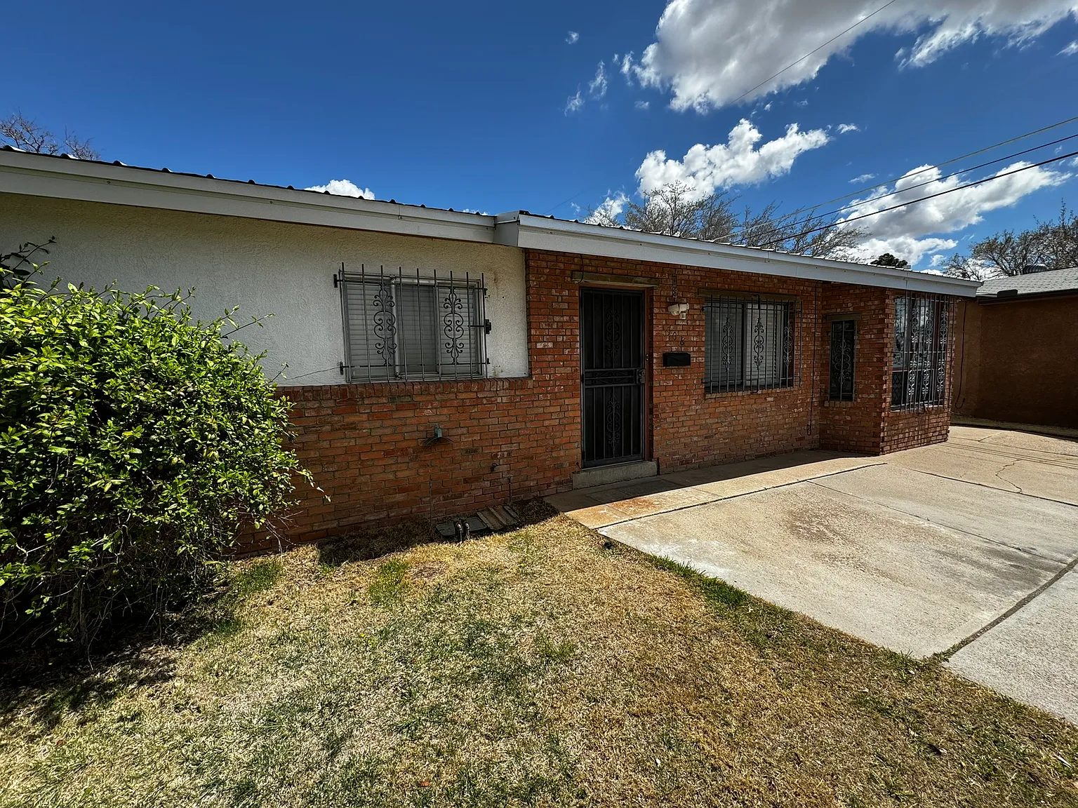 908 Faye Place Northeast - 1 — Photo 2