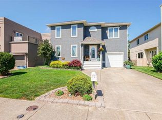 11 Seaside Ct, Margate City, NJ 08402