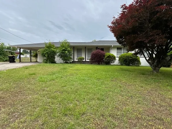 6 Georgian Dr, Newnan, GA 30263