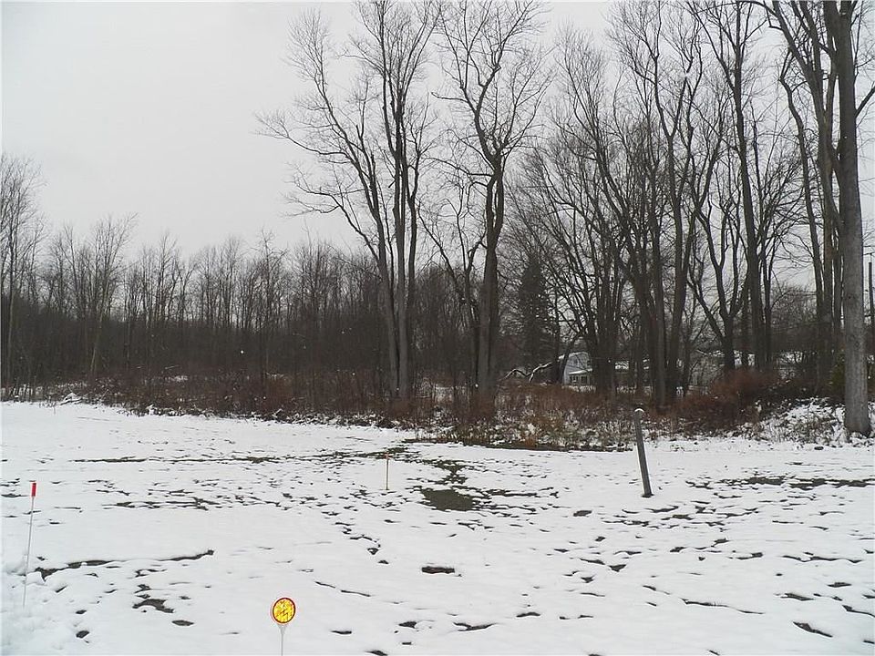 1st image of 7 Foxwood Trl