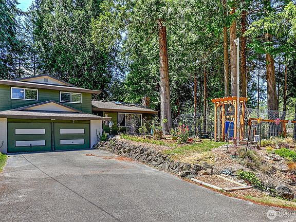 2nd image of 8210 University Point Circle NE