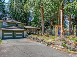 8210 University Point Circle NE, Bremerton, WA 98311