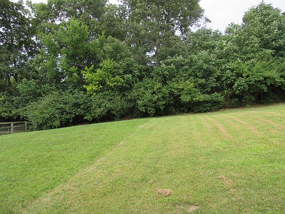 4th image of 634 Berlander Dr