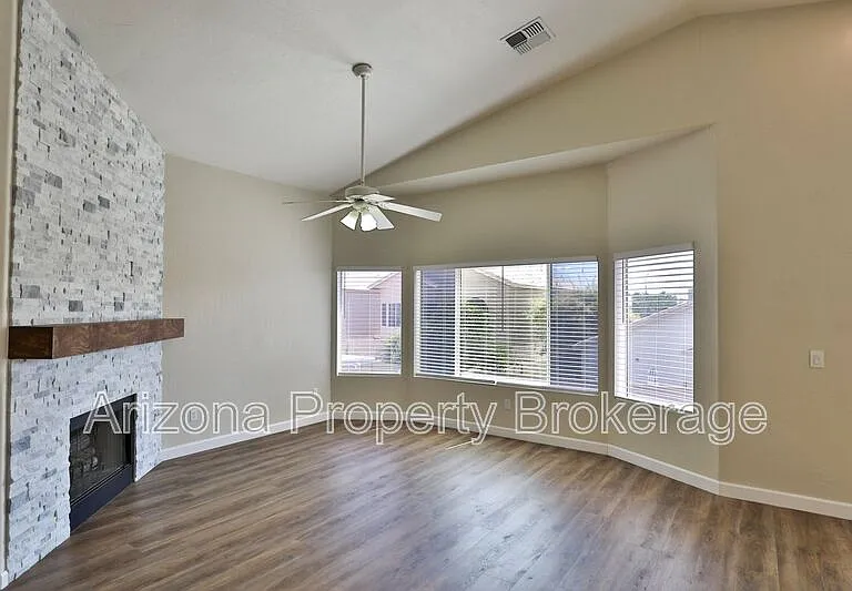 4601 E Scott Ave — Photo 6