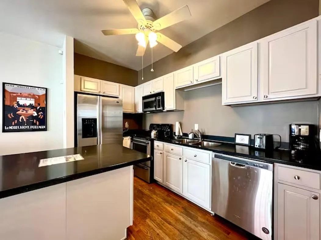 2 bed, 1.5 bath, 1250 sqft, $2,900 — Photo 3